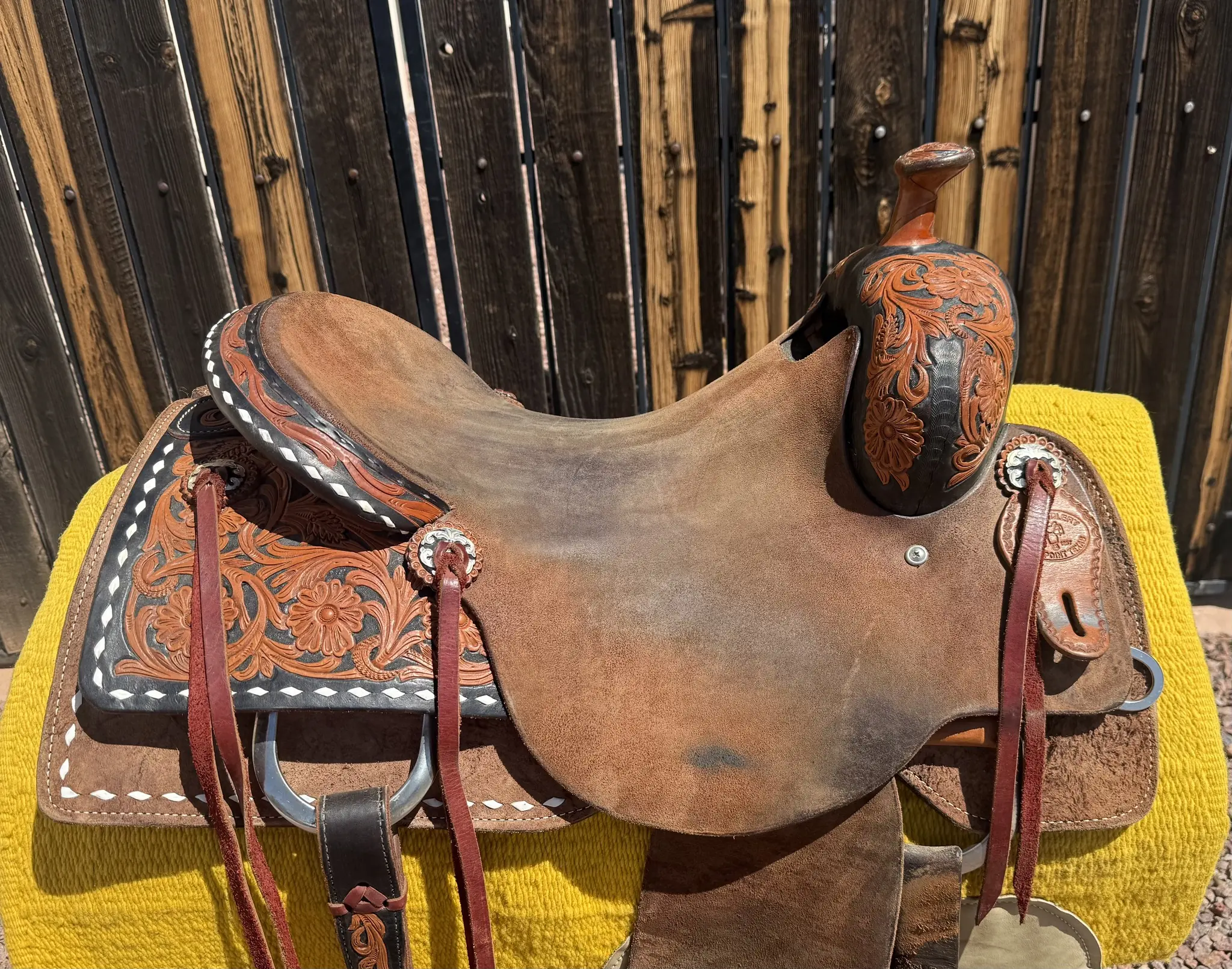 srs ranch saddle 16 seat front
